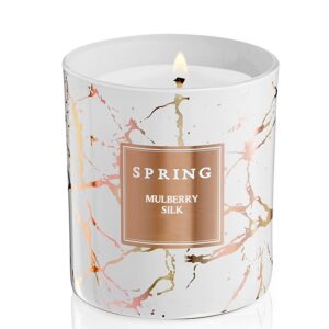 נר בישום שעווה טבעית בניחוח MULBERRY SILK באגרטל בעיצוב שיש לבן ורוז גולד